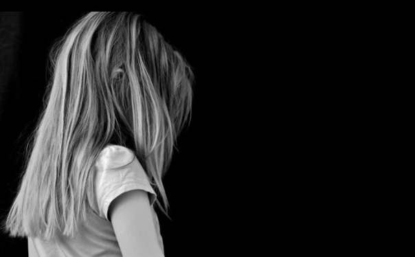 14-летний школьник попытался изнасиловать трехлетнюю девочку в душе общежития Следователи возбудили
