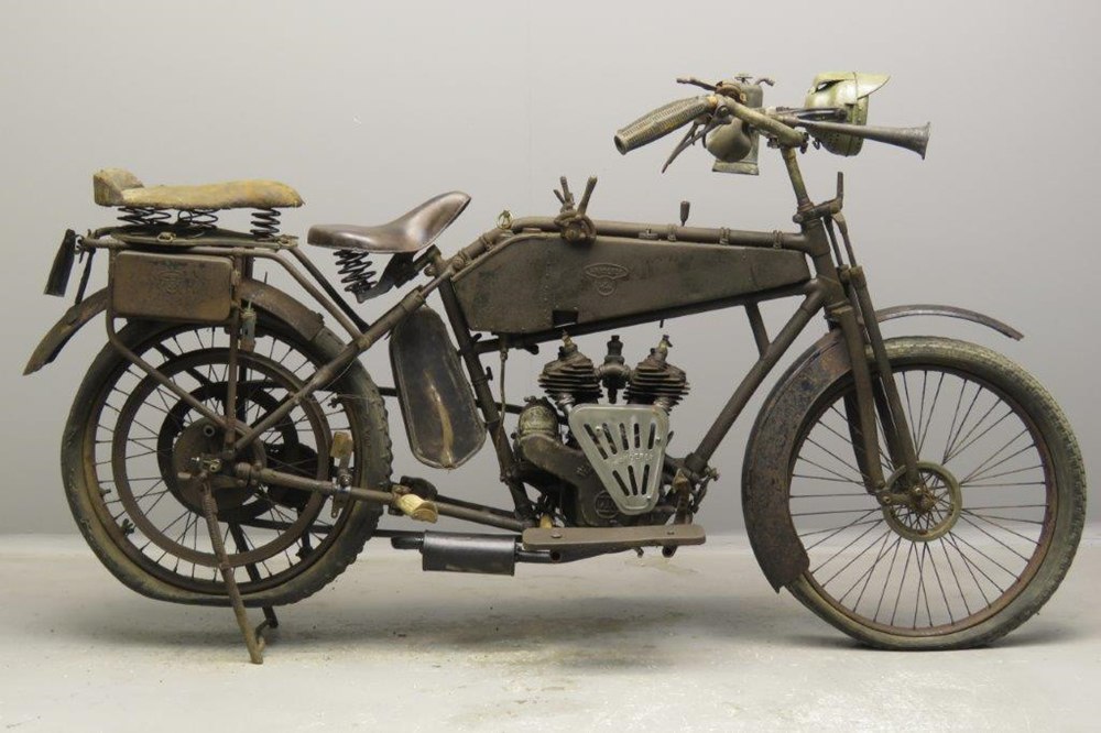 Старинный мотоцикл Wanderer 4PS 1916